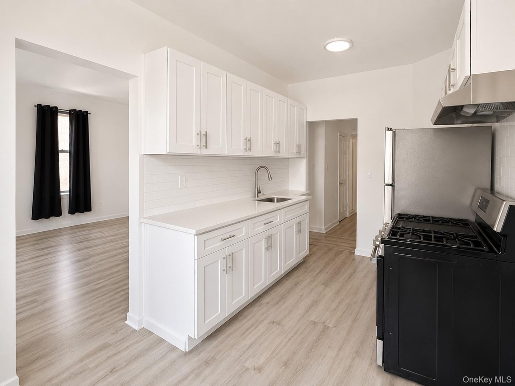 168-10 Crocheron Avenue - Photo 2