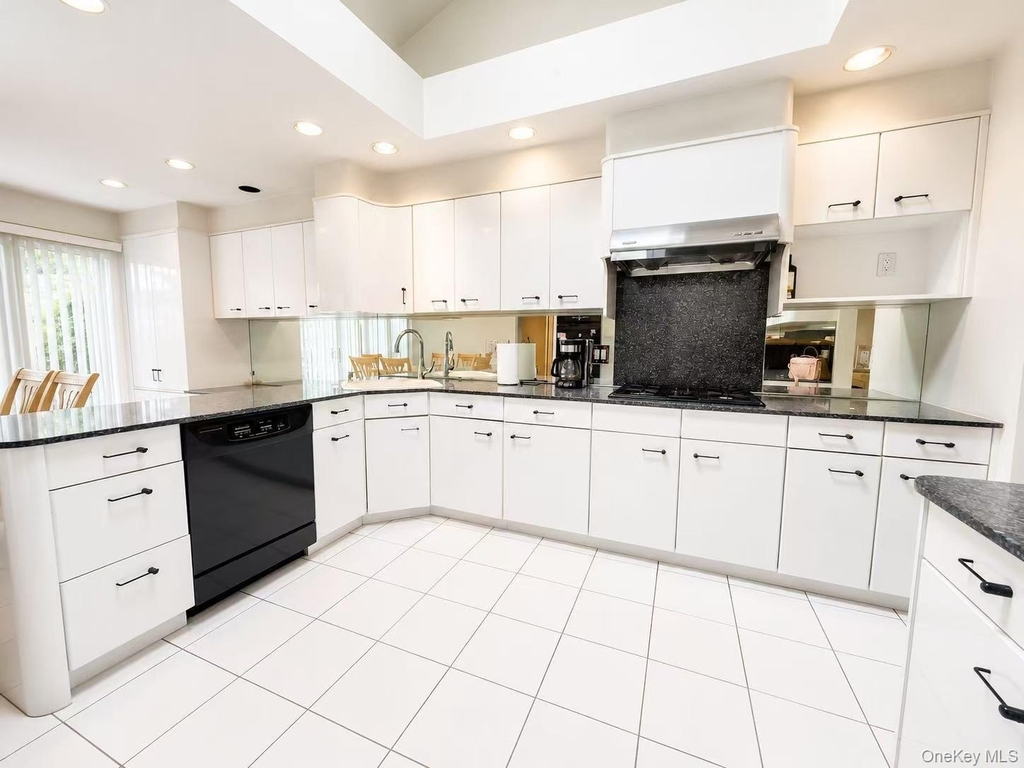 21 Redwood Court - Photo 5