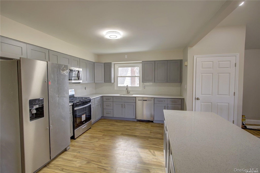 207 Catherine Avenue - Photo 2