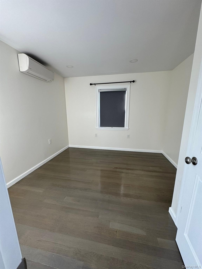 143-34 222 Street - Photo 4