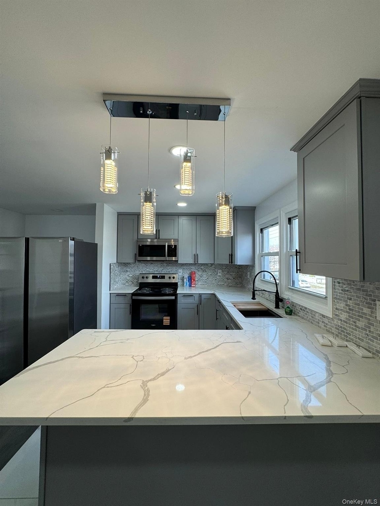 143-34 222 Street - Photo 1