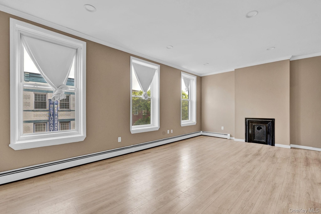 85 Main Street - Photo 2