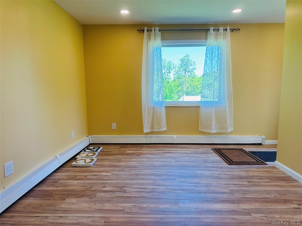 26 Spring St - Photo 5