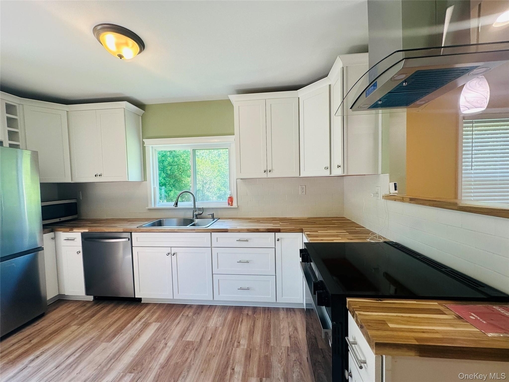 26 Spring St - Photo 8