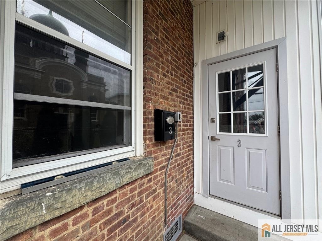 64 Whitehead Avenue - Photo 0