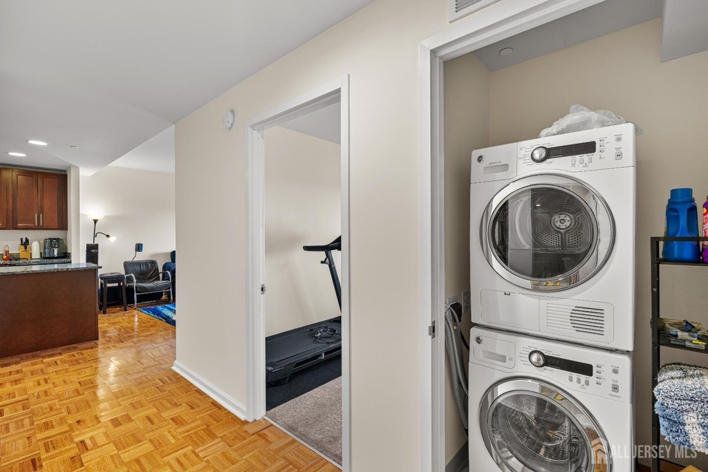 110 Somerset Street - Photo 14