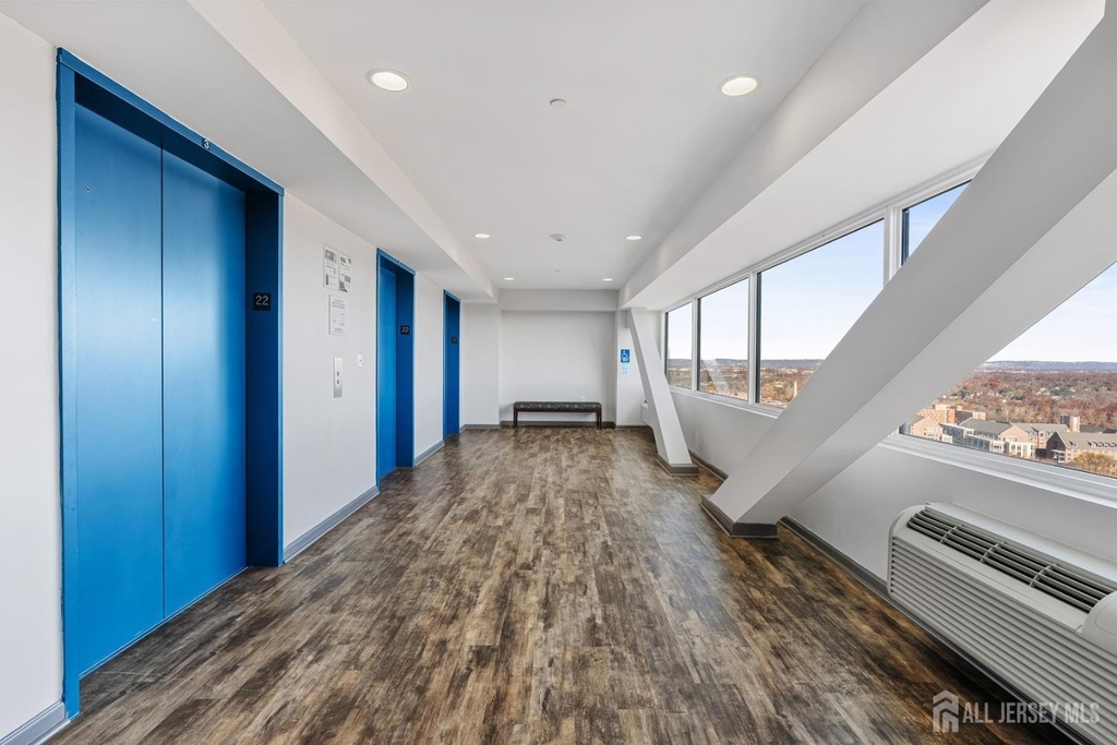 110 Somerset Street - Photo 3
