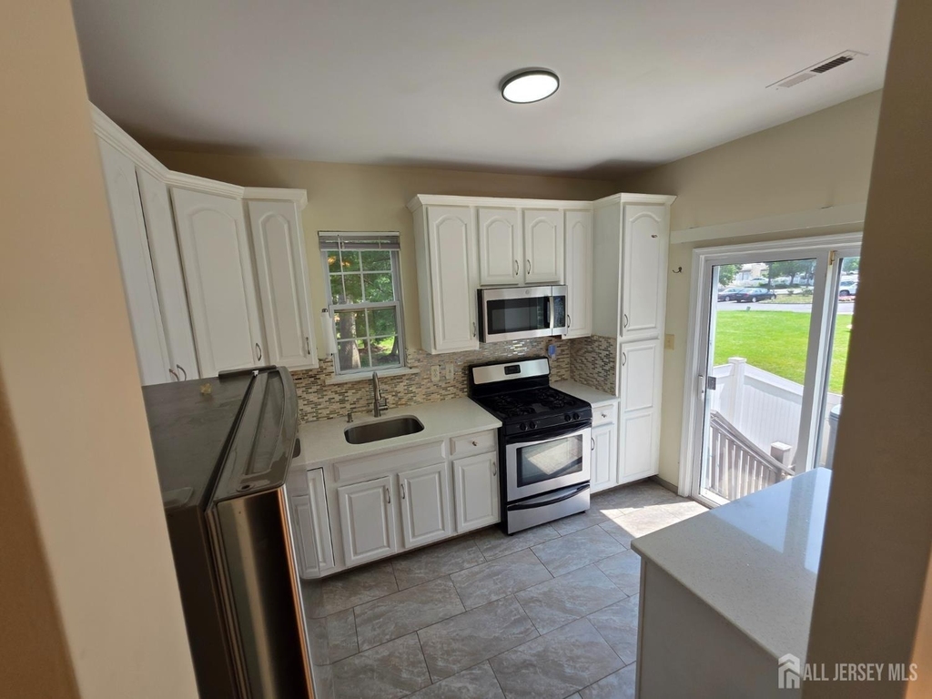 1301 Dahlia Circle - Photo 8