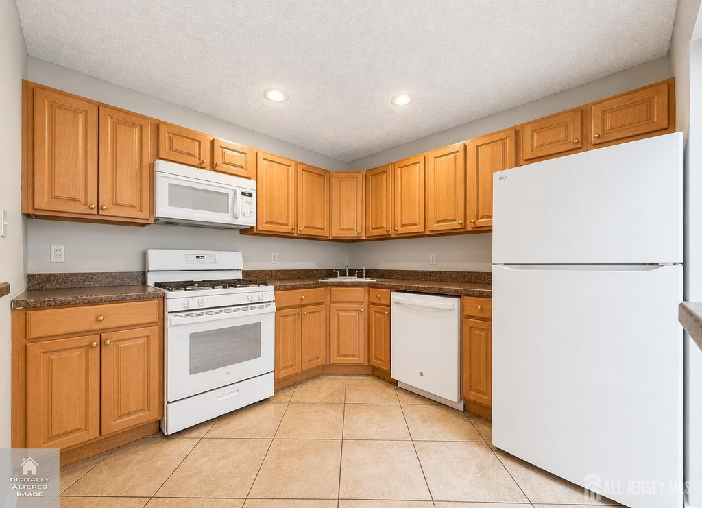 482 Danbury Lane - Photo 3