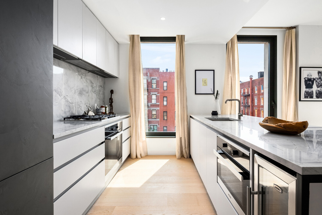 45 E 7th Street - Photo 4