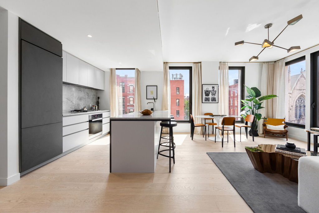 45 E 7th Street - Photo 2