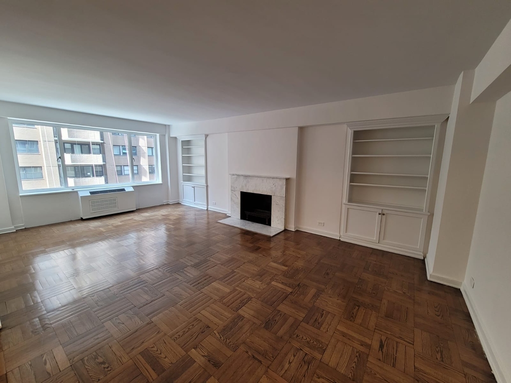 41 W 58th Street - Photo 2