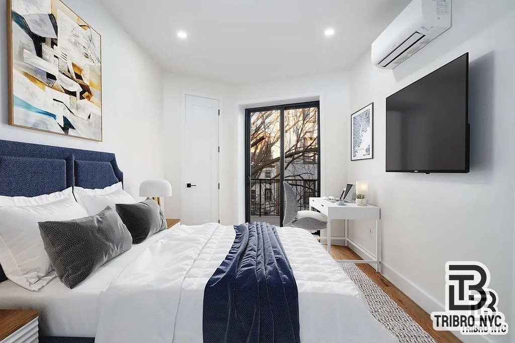 410 Lorimer Street - Photo 4