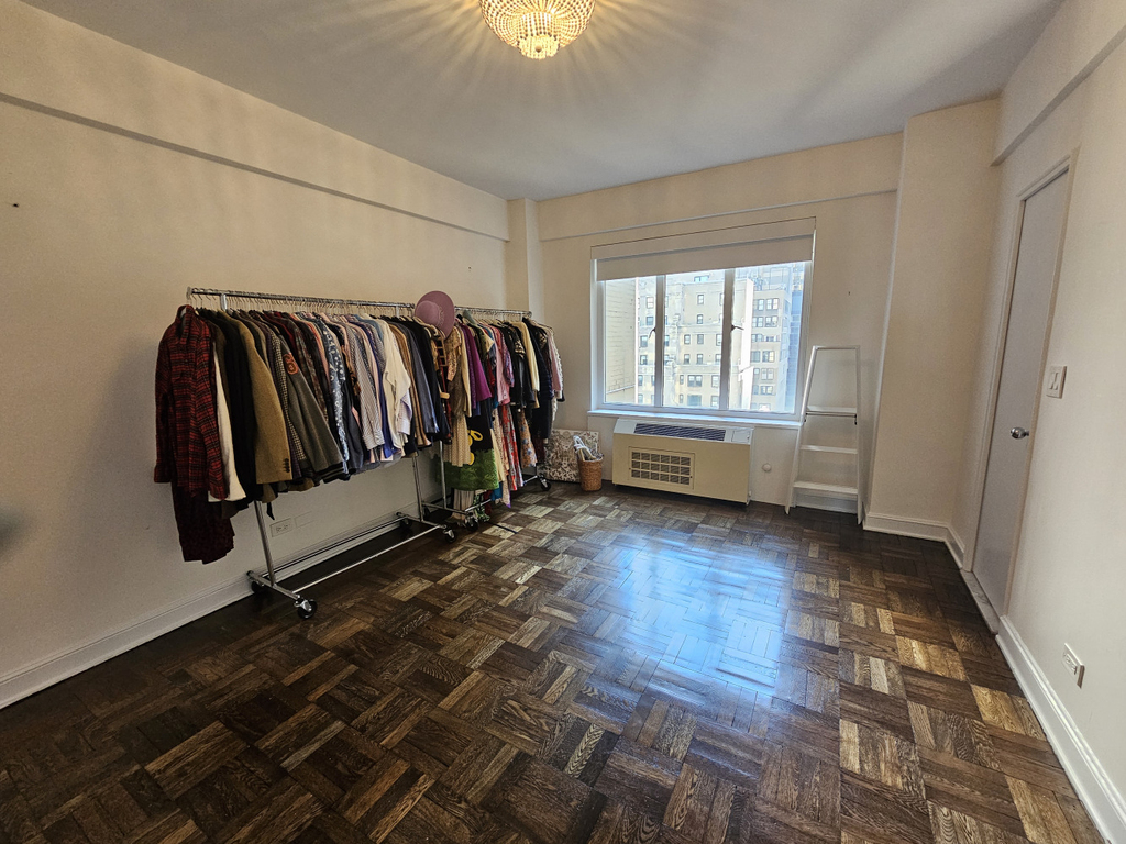 40 Central Park S - Photo 8