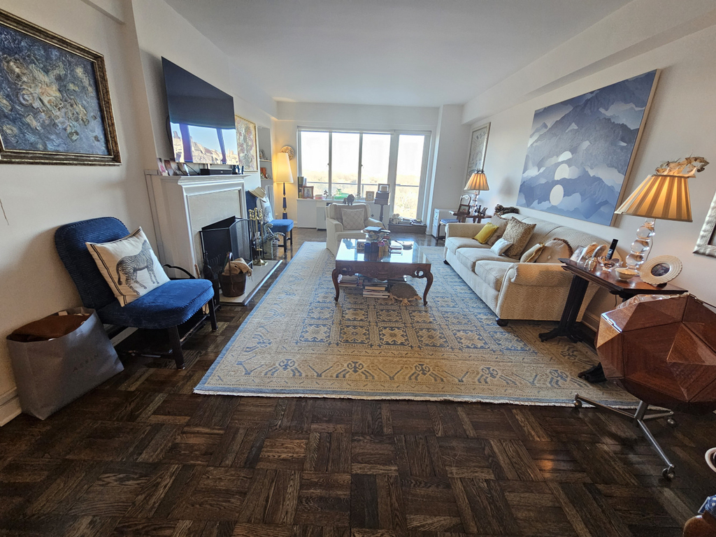 40 Central Park S - Photo 5