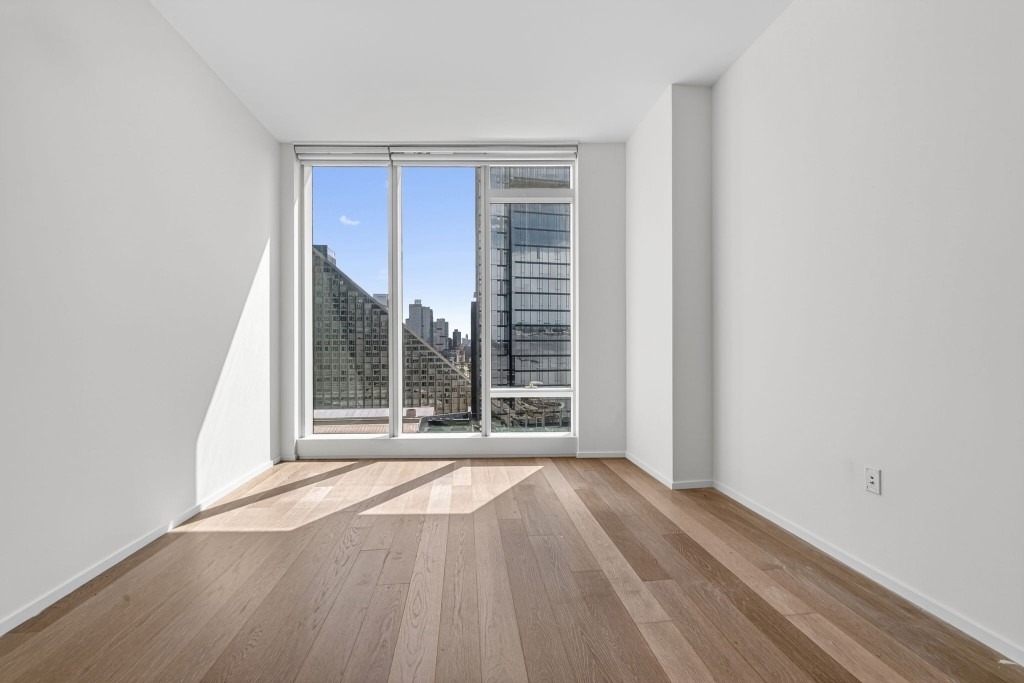 30 Riverside Boulevard - Photo 7