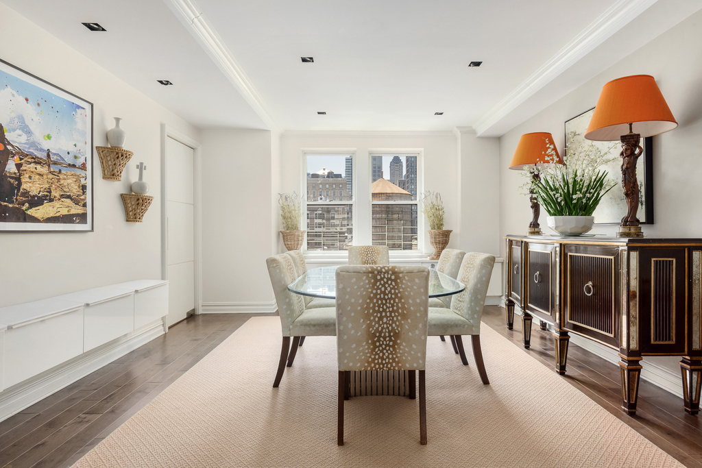 610 Park Avenue - Photo 3