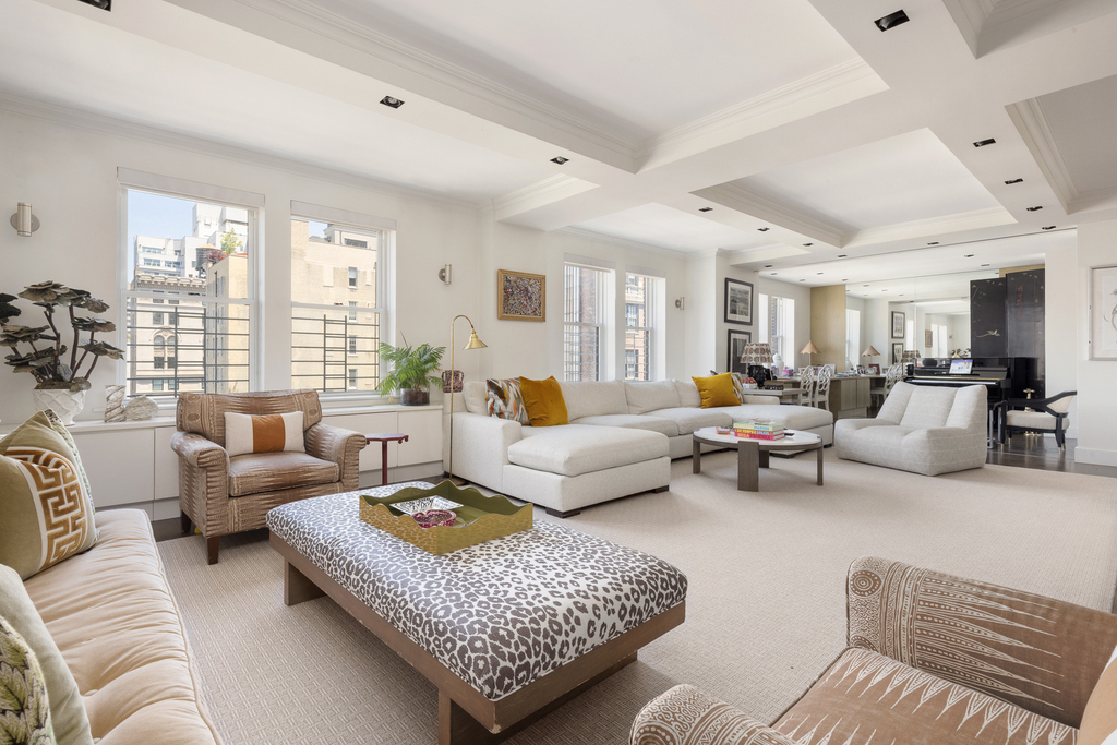 610 Park Avenue - Photo 0