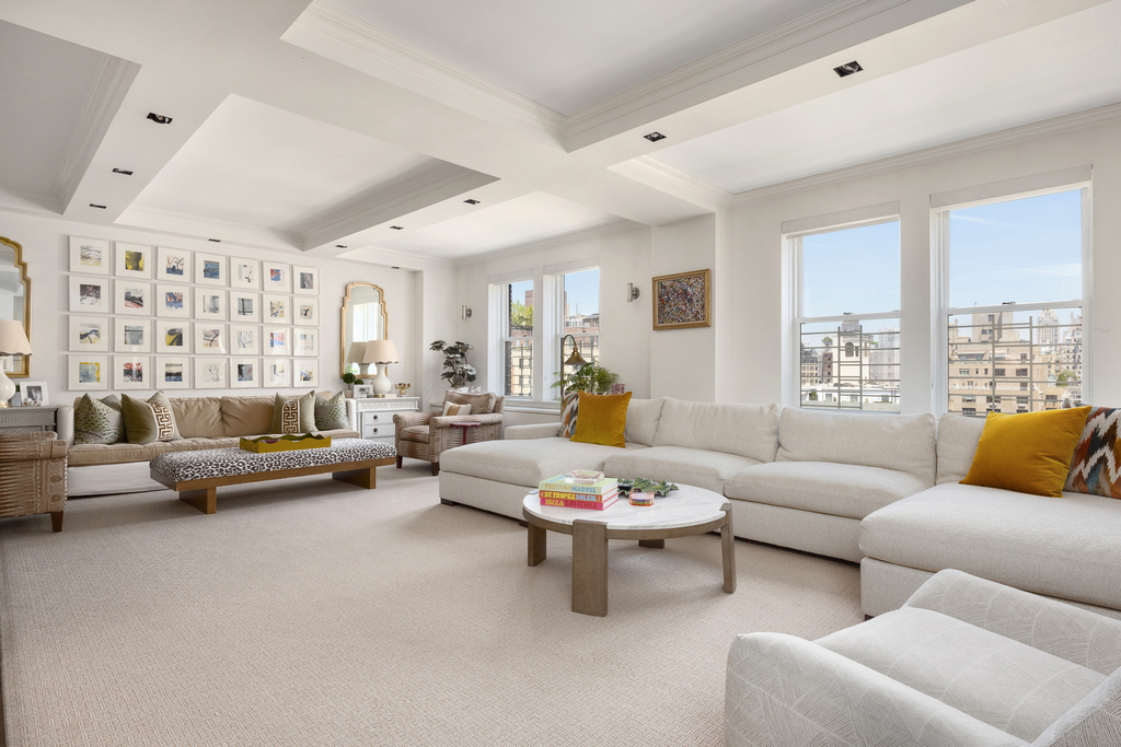 610 Park Avenue - Photo 1