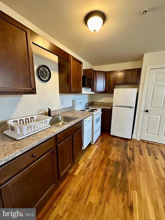 302 N Cameron Street - Photo 2