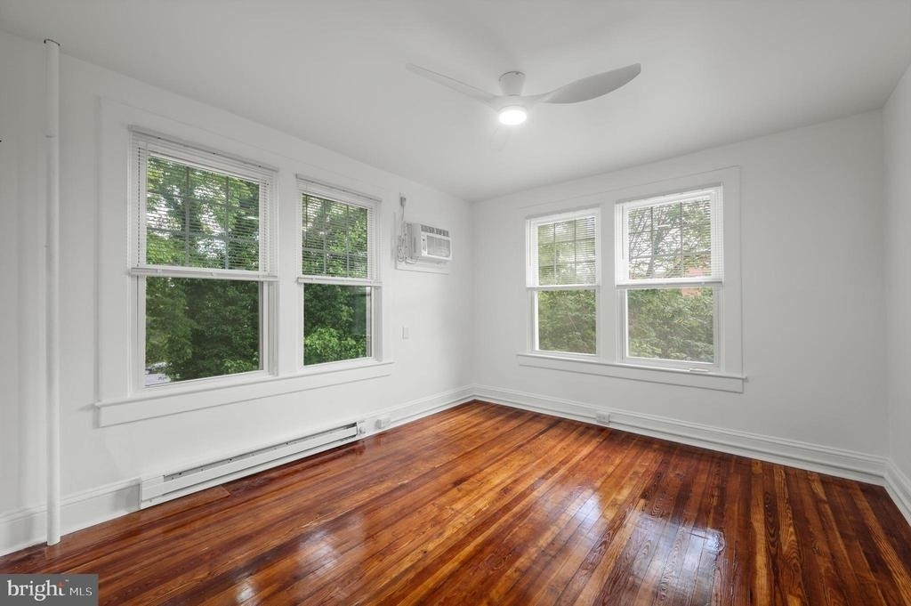 422 Clifford Street W - Photo 8