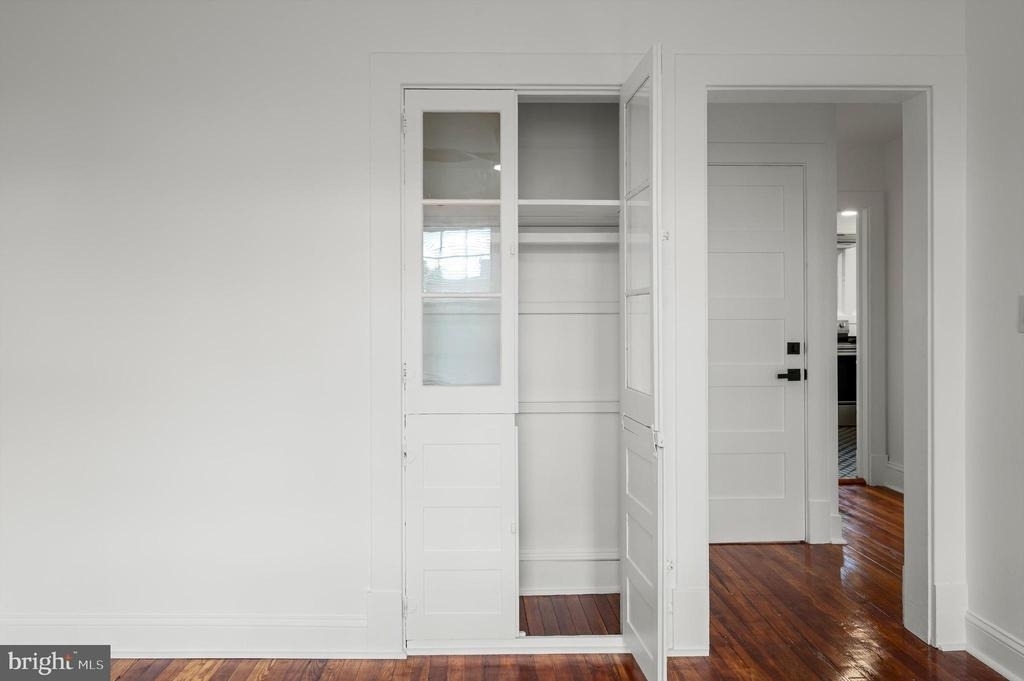 422 Clifford Street W - Photo 4