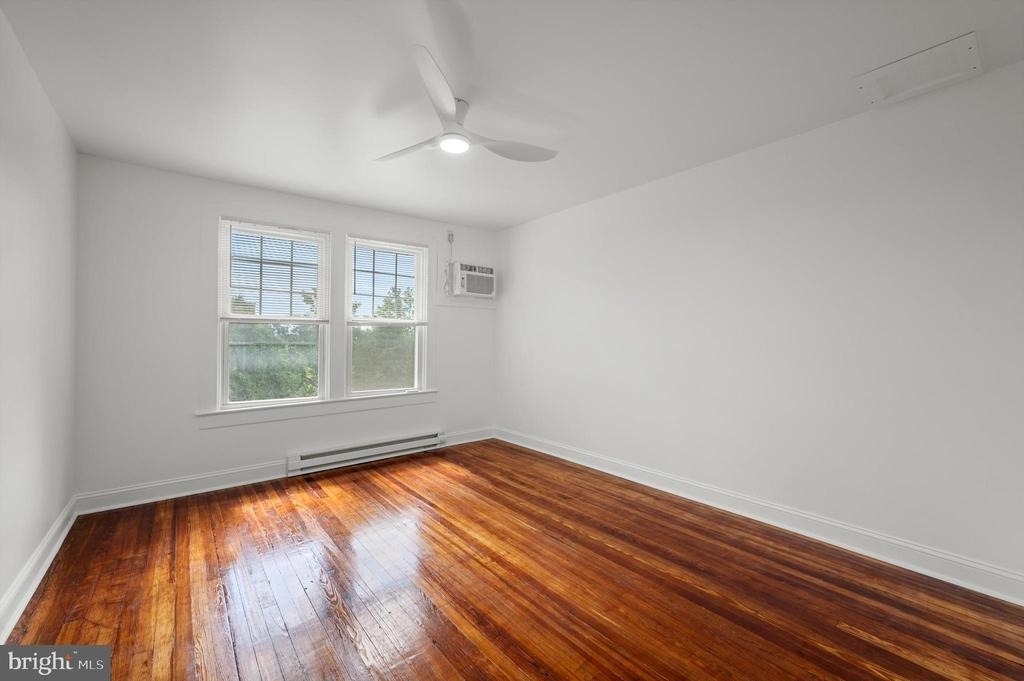422 Clifford Street W - Photo 6