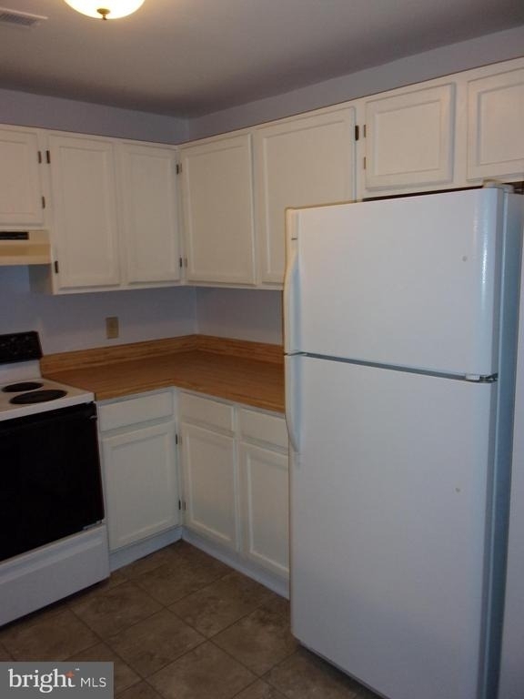 100 Chesterfield Lane - Photo 3