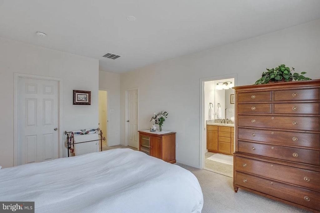 216 Apricot Street - Photo 15