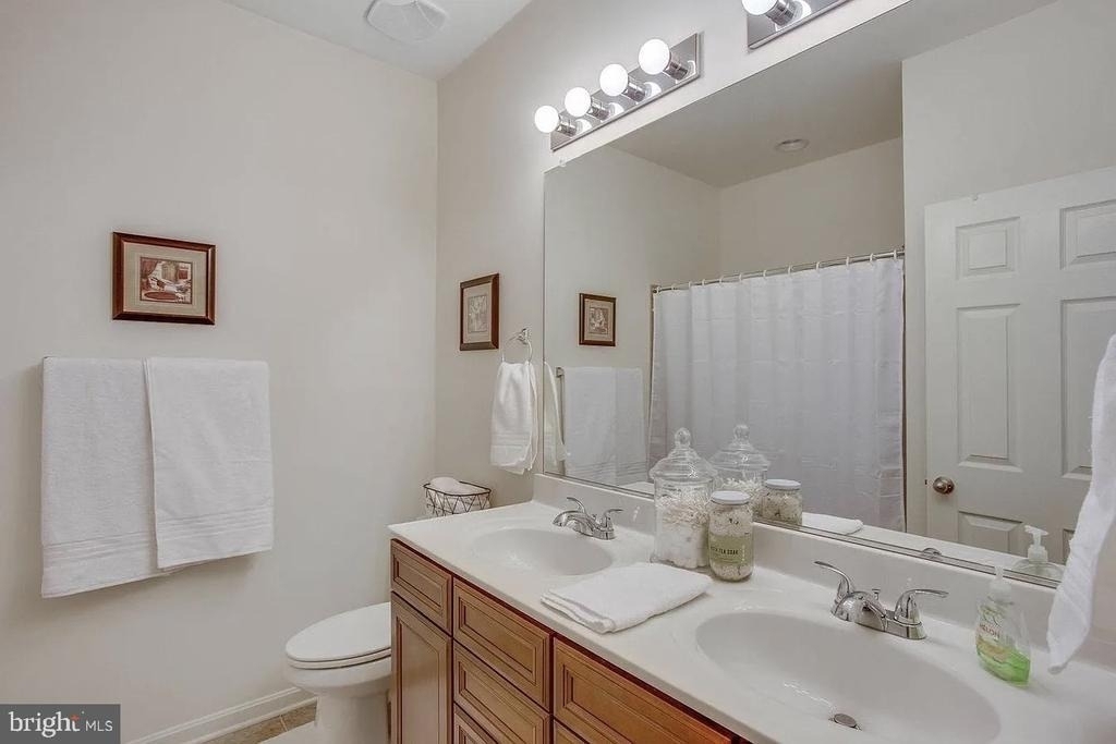 216 Apricot Street - Photo 22