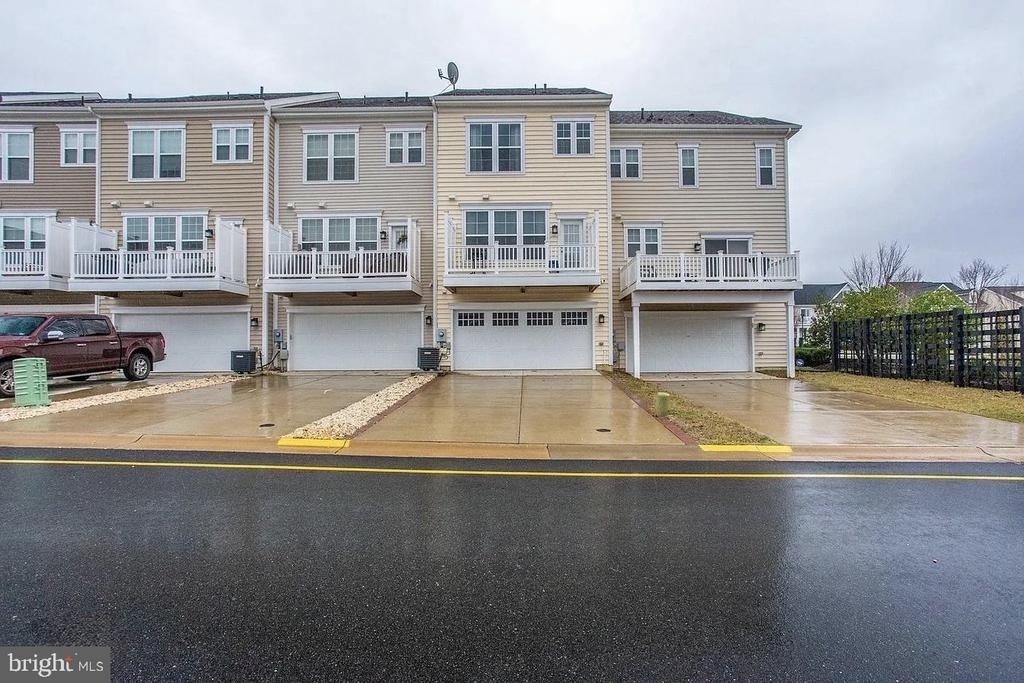 216 Apricot Street - Photo 2