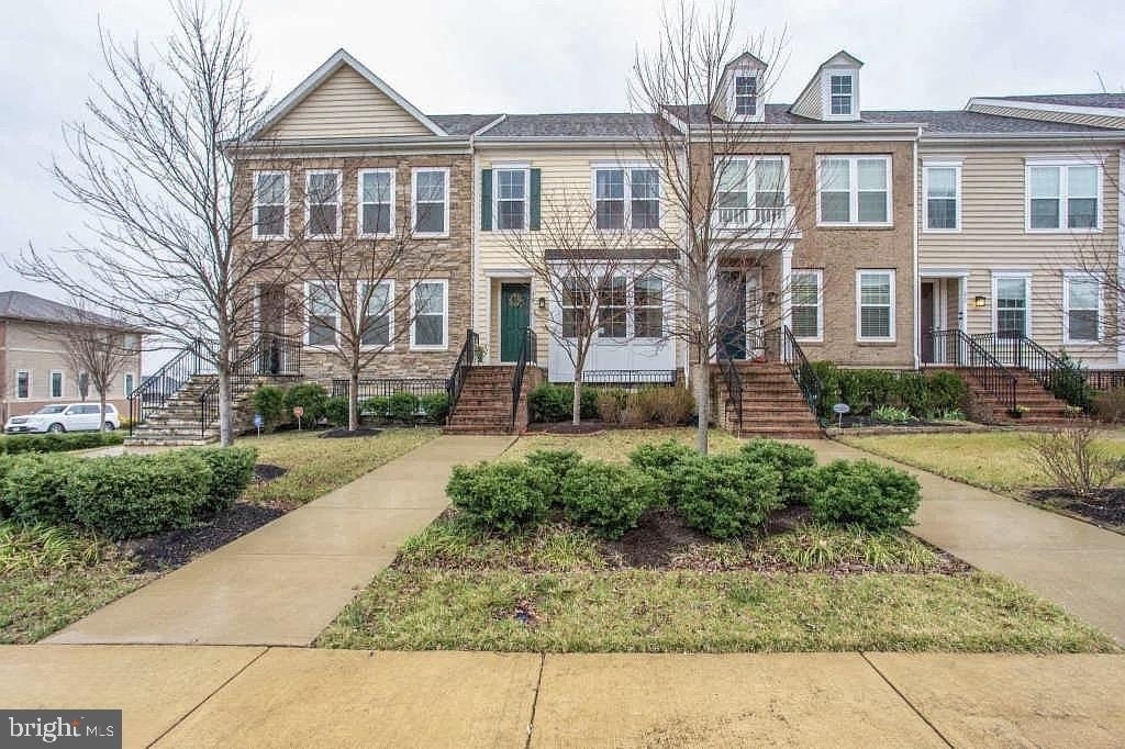216 Apricot Street - Photo 0
