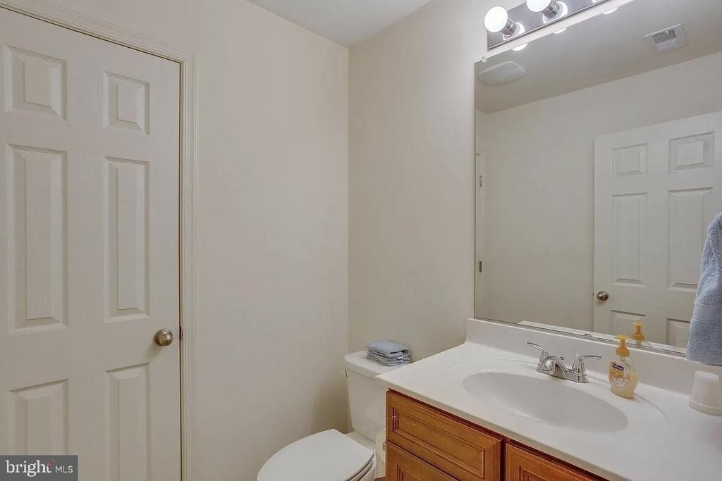 216 Apricot Street - Photo 28