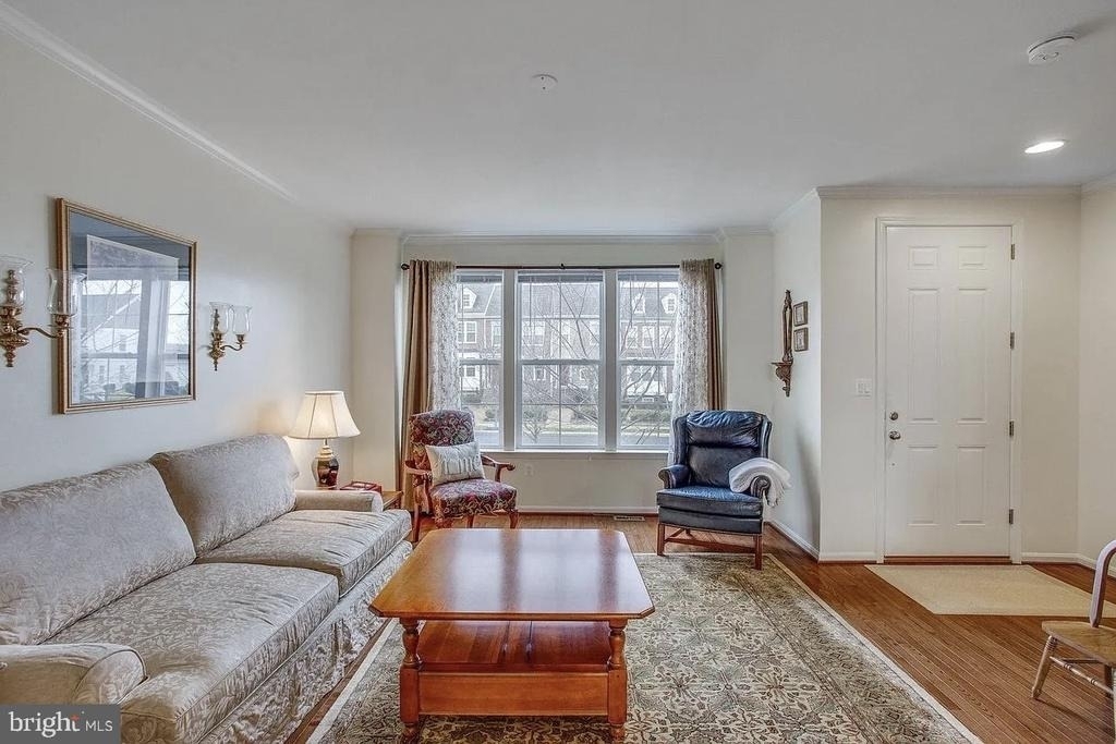 216 Apricot Street - Photo 5