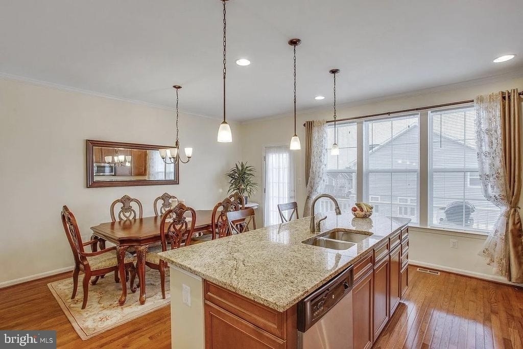 216 Apricot Street - Photo 6