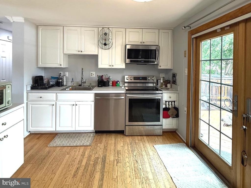 4743 Pomegranate Court - Photo 3