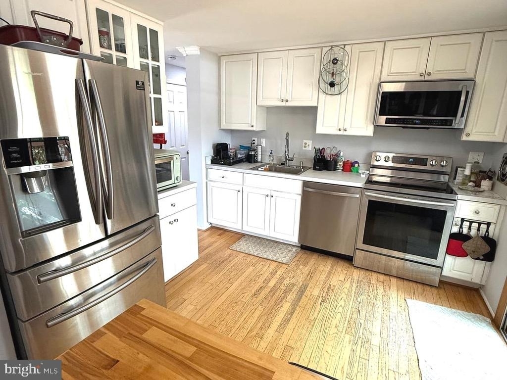 4743 Pomegranate Court - Photo 2