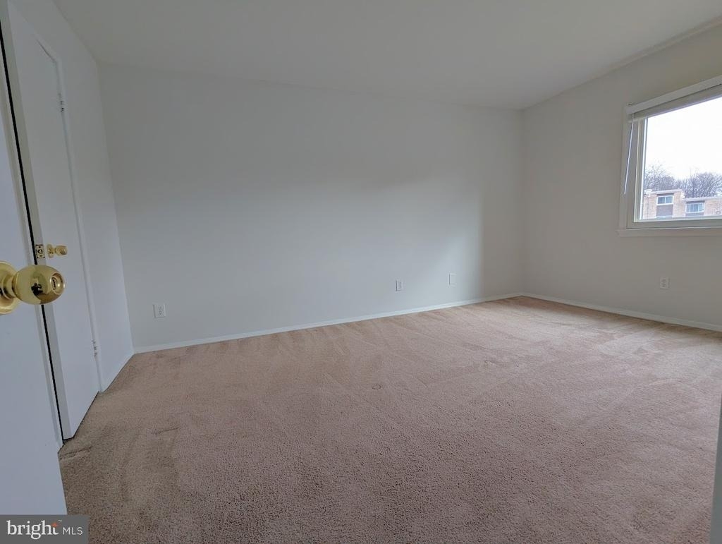 2903 Charing Cross Road - Photo 13