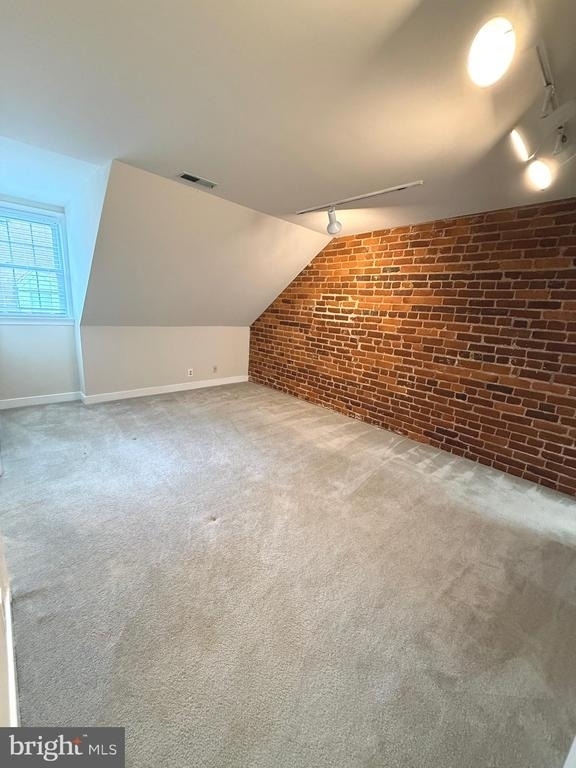 319 William Street - Photo 3