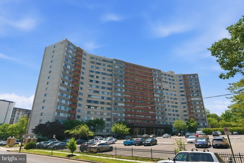 5340 Holmes Run Parkway - Photo 1