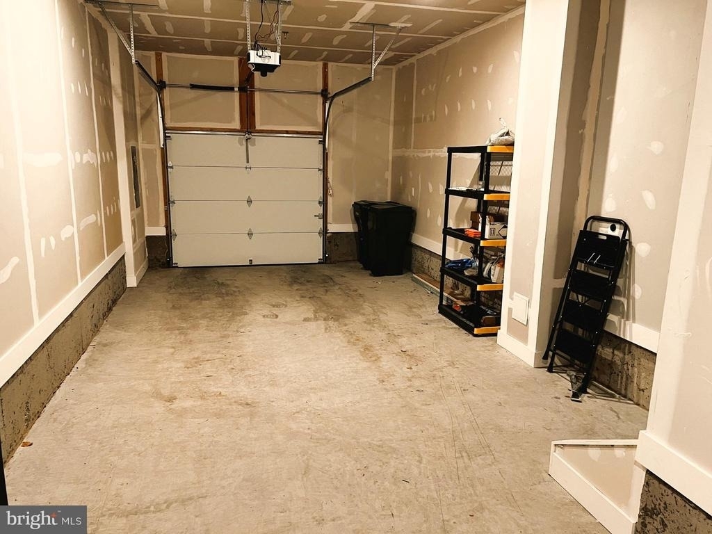 4989 Eisenhower Avenue - Photo 5