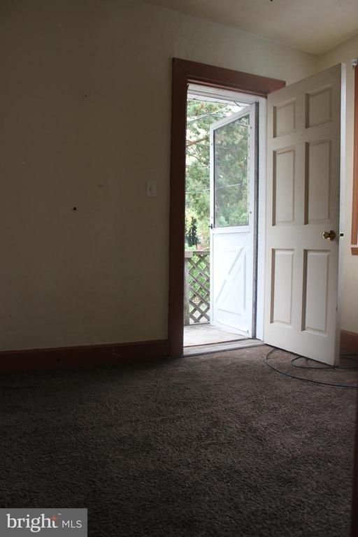 42 Laurel Street - Photo 3