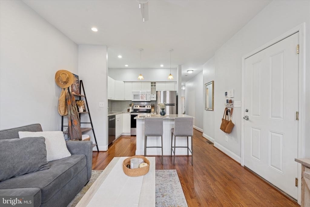 1759 Frankford Avenue - Photo 2