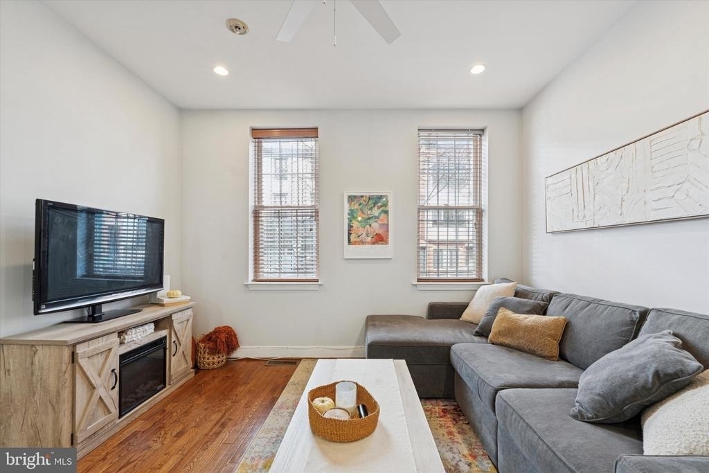 1759 Frankford Avenue - Photo 4
