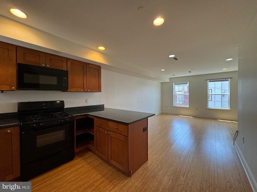 1131 W Nevada Street - Photo 6