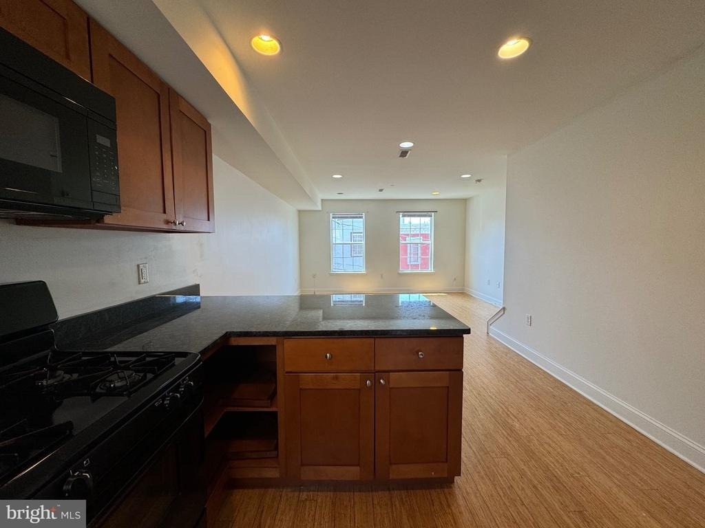 1131 W Nevada Street - Photo 5