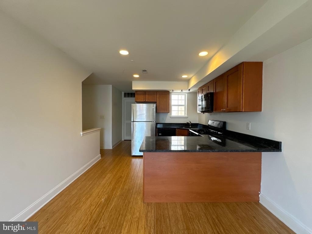 1131 W Nevada Street - Photo 4