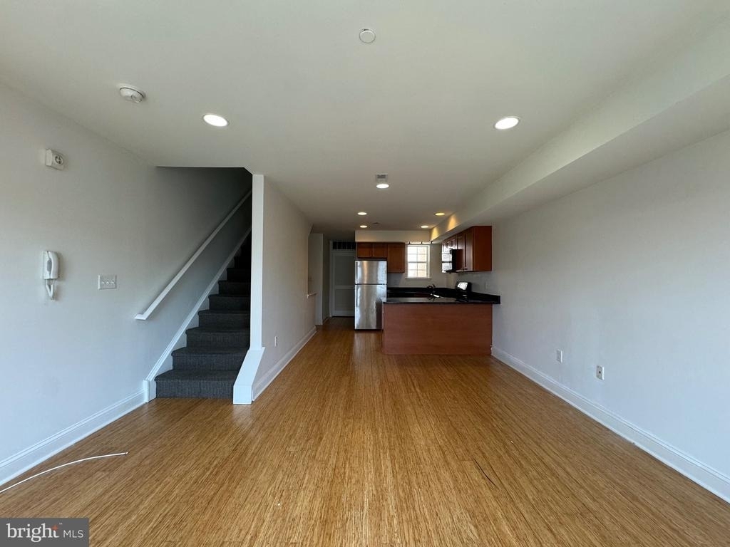 1131 W Nevada Street - Photo 3