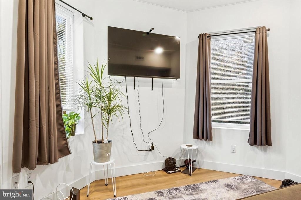 2319 N 33rd Street - Photo 5