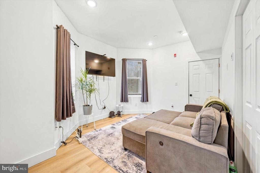 2319 N 33rd Street - Photo 3